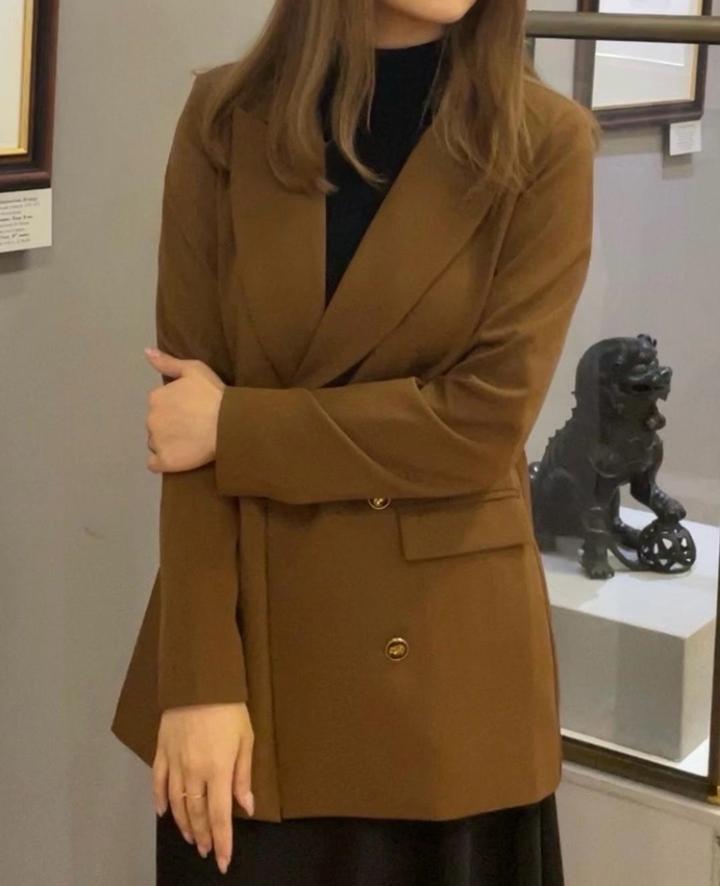 Коричневый женский пиджак