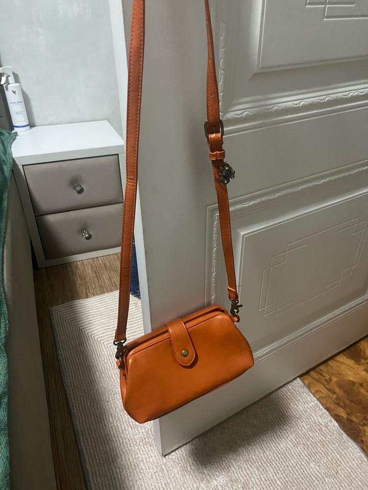 Оранжевая сумочка