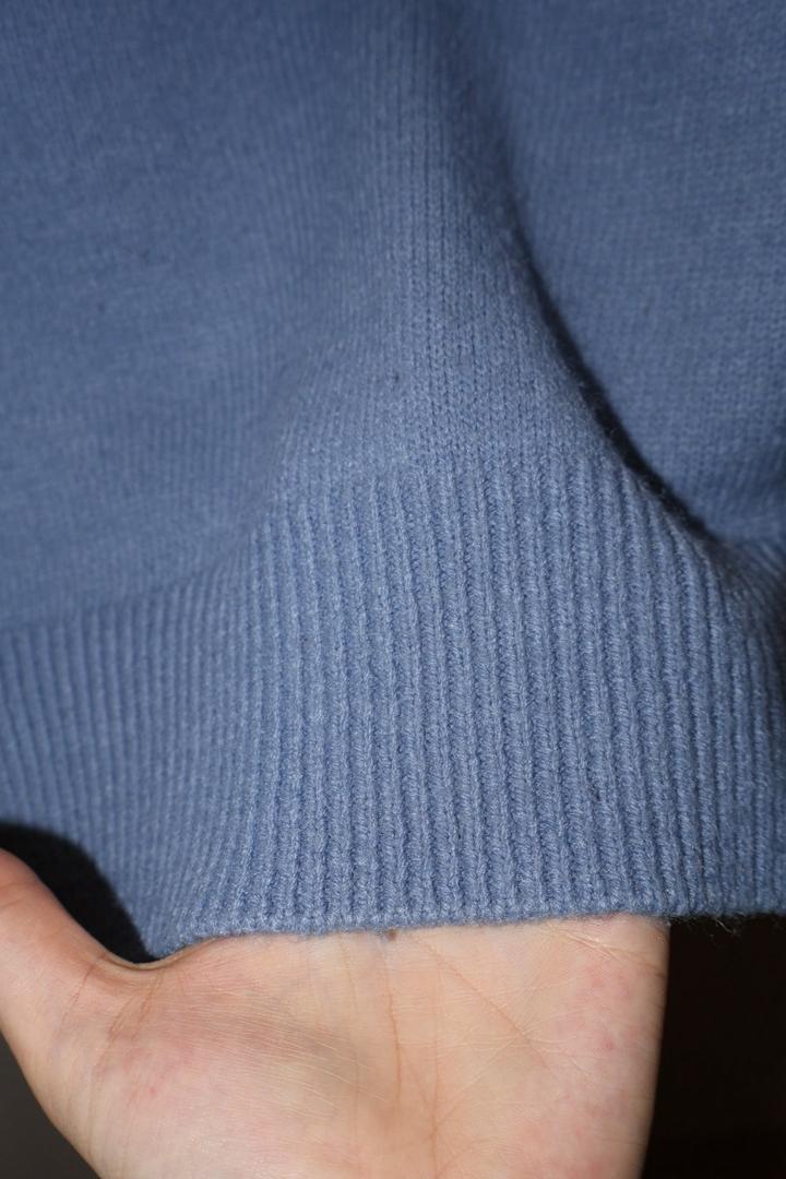 Шерстяной свитер