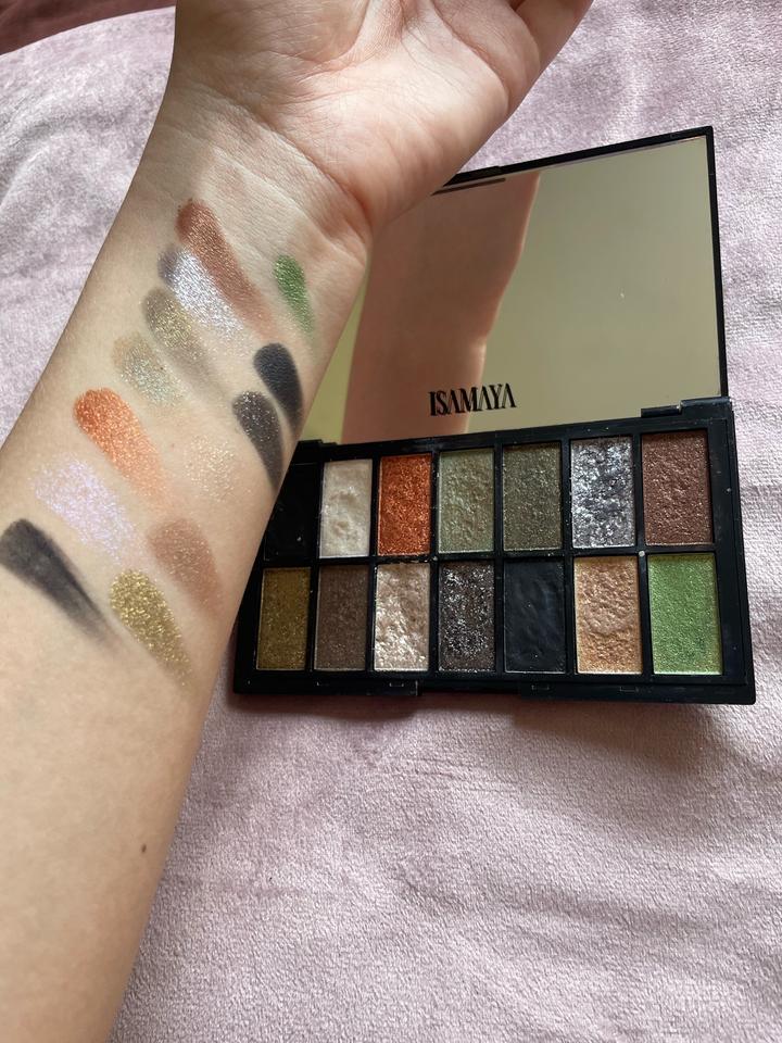 ISAMAYA industrial colour pigments eyeshadow palette