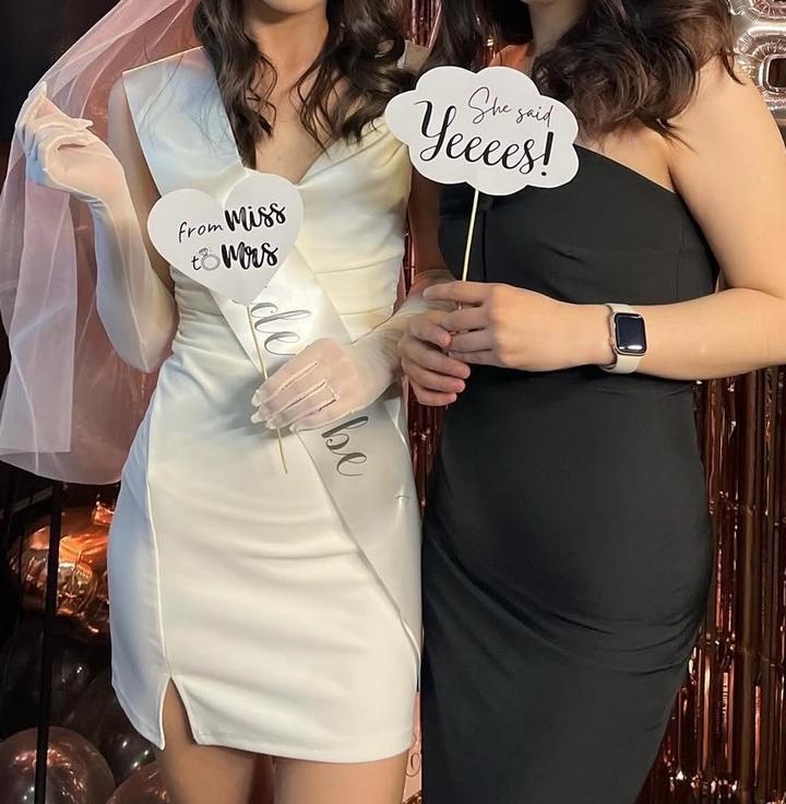 Белое мини платье