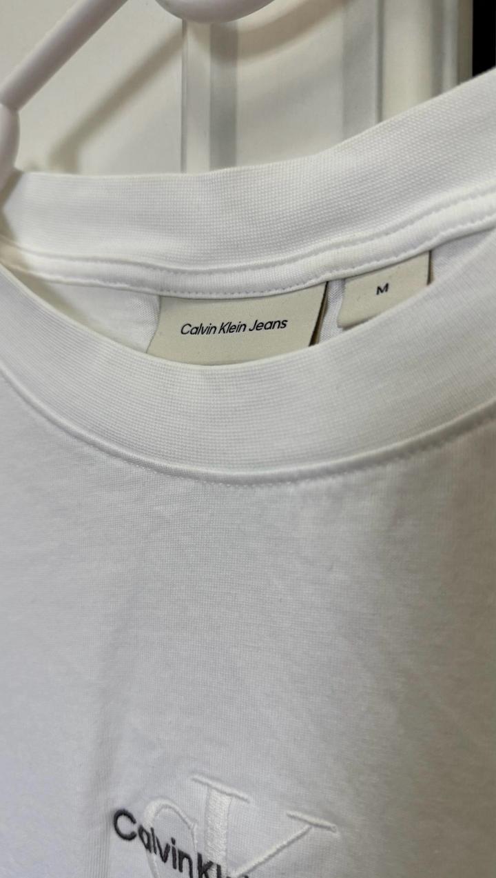 Белая футболка Calvin Klein Jeans