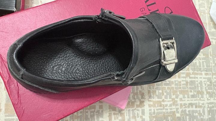 В очень хорошем состоянии ботинки на девочку размер 34/35