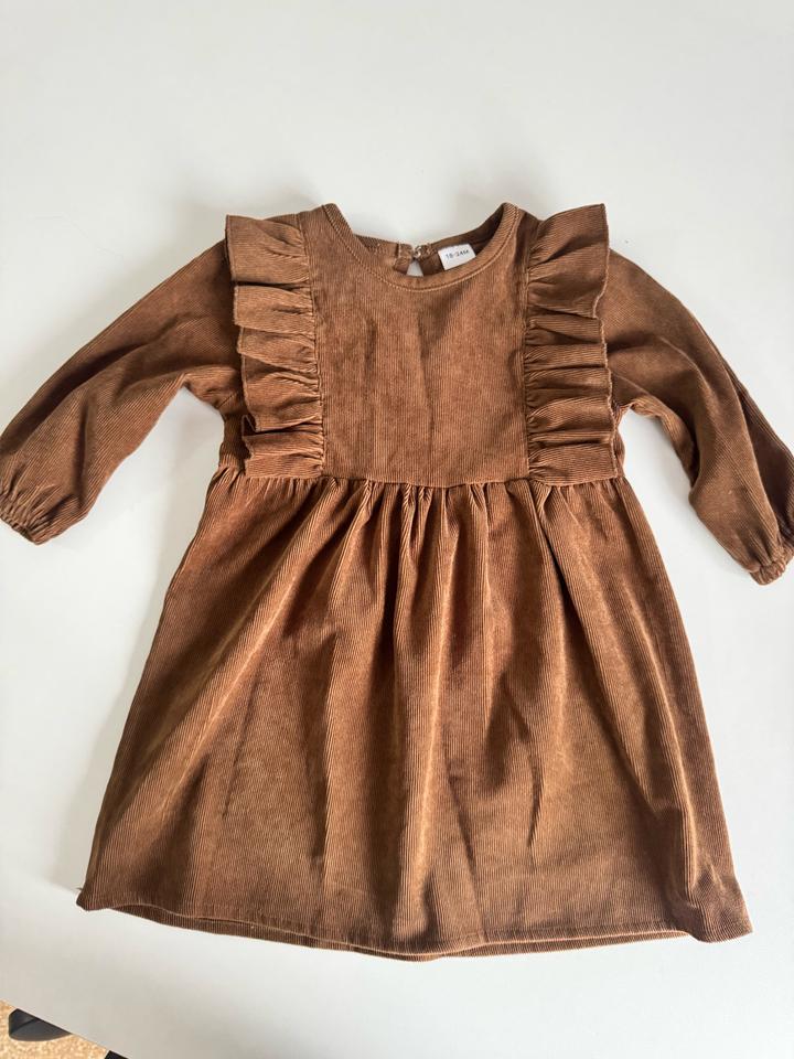 Коричневый платье
