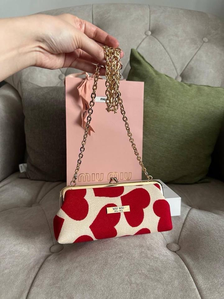 Сумочка от Miu Miu Beauty