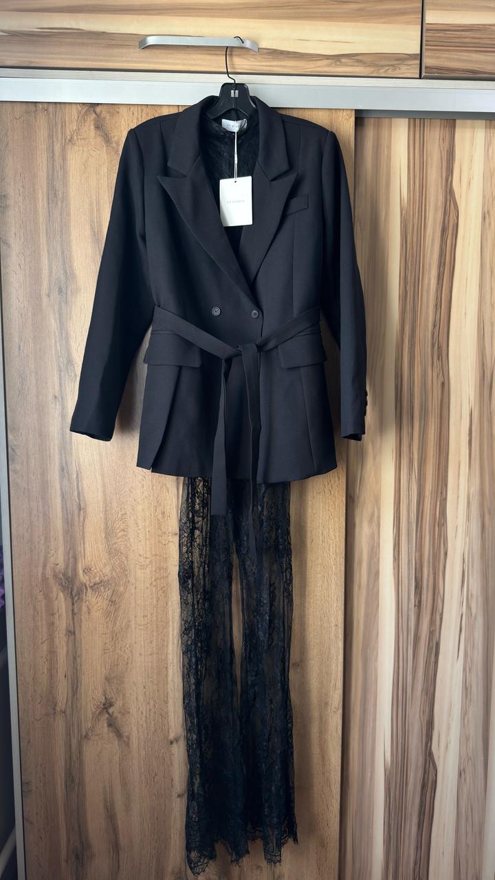 Двойка,Пиджак с кружевным комбезом 😍