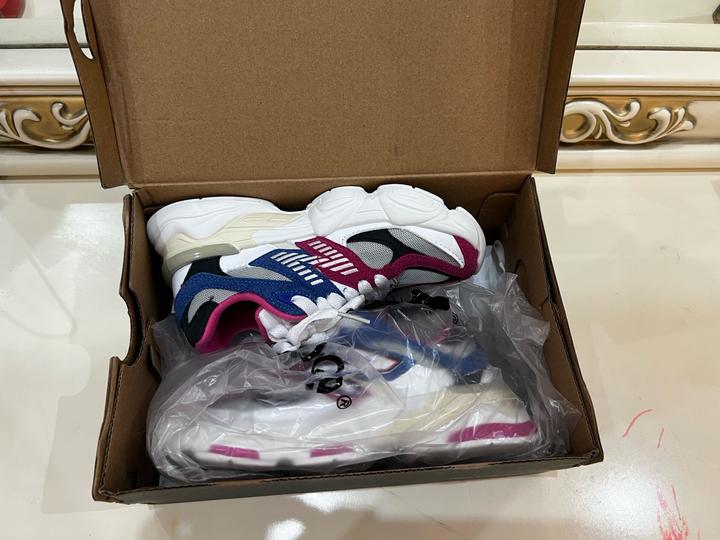 Кроссовки для девочки