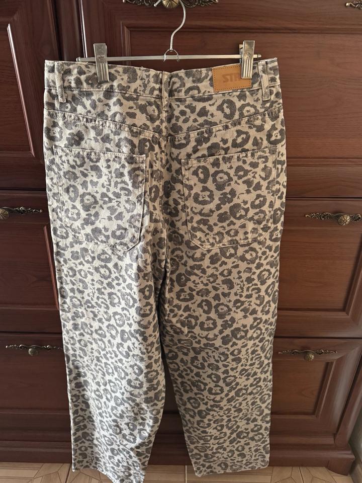 леопардовые джинсы мом
