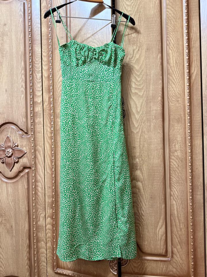 Зелёное летнее платье Zara