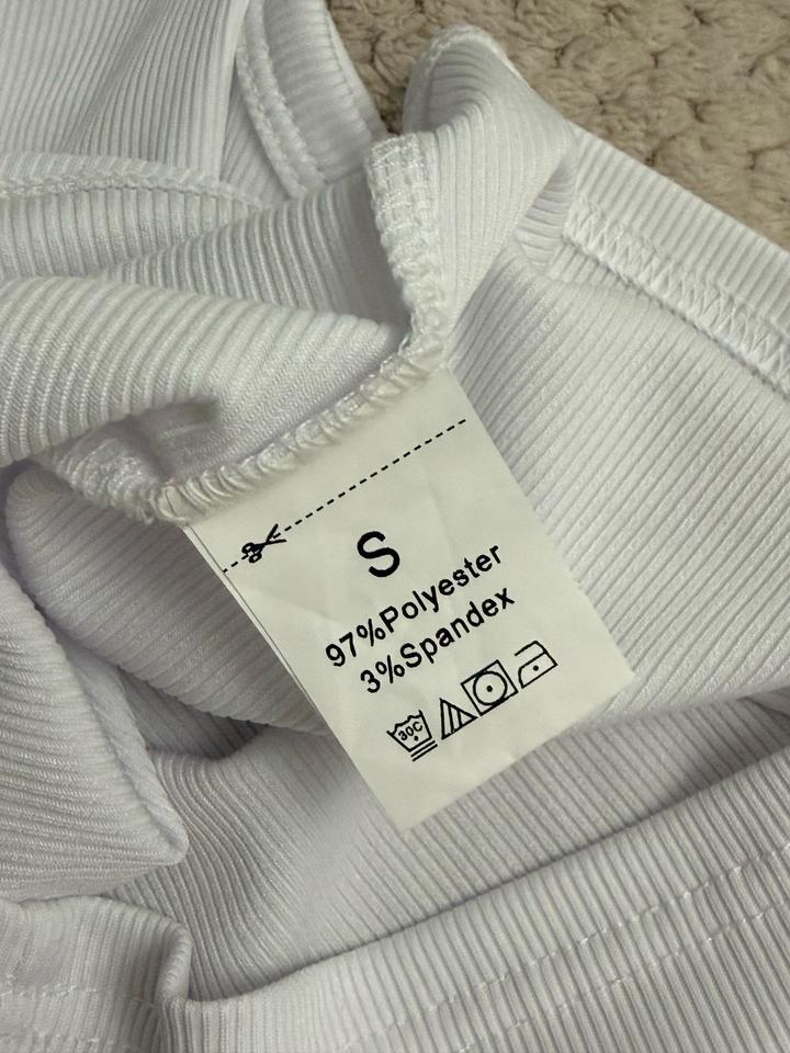 белая майка/топ