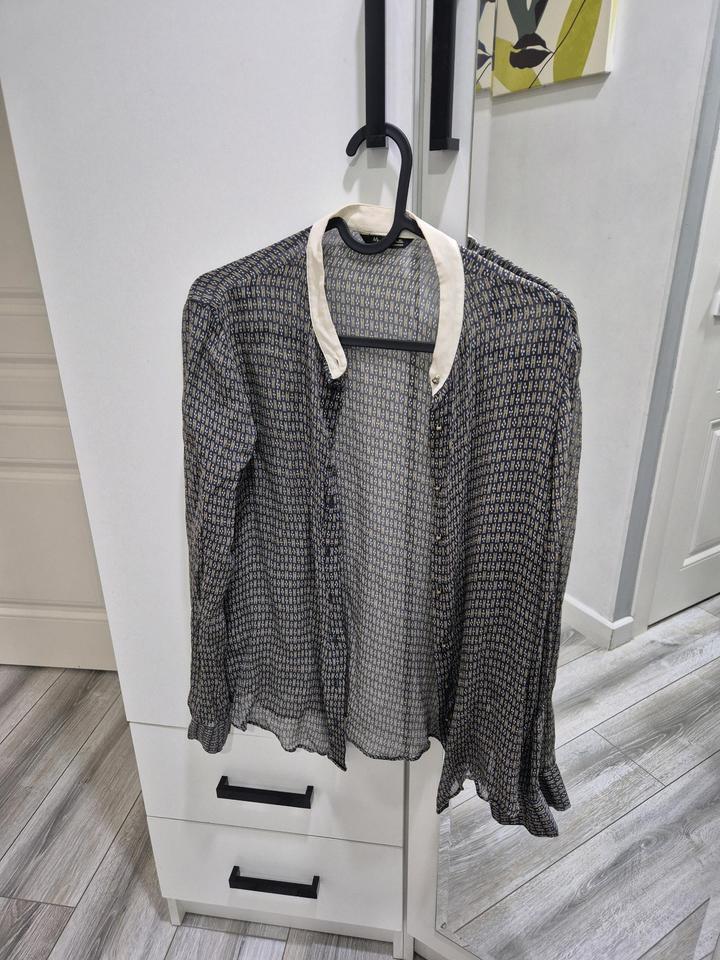 Блузка от бренда Massimo Dutti
