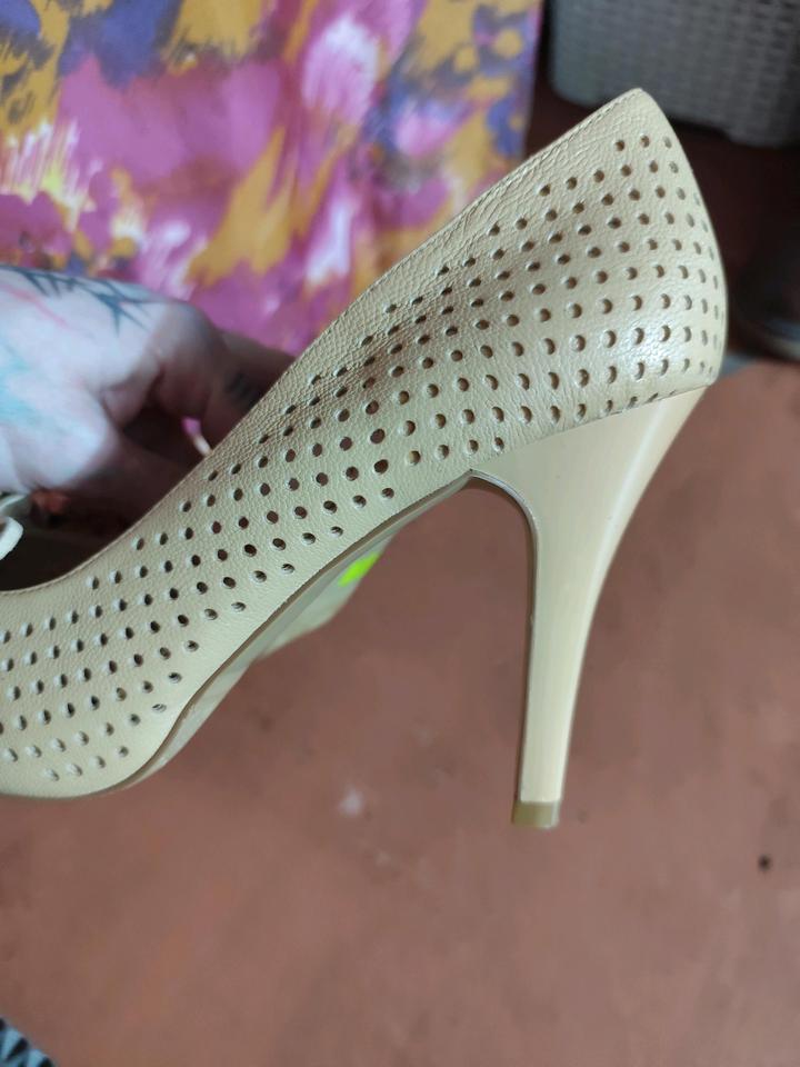 Туфли.Бежевые со стразами.