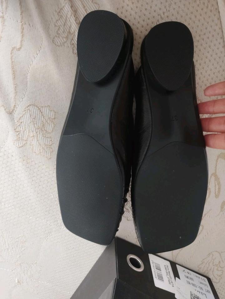 Продаются кожаные мюли.