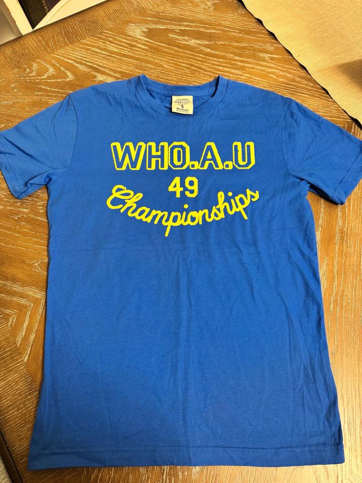 Футболка WHO.A.U