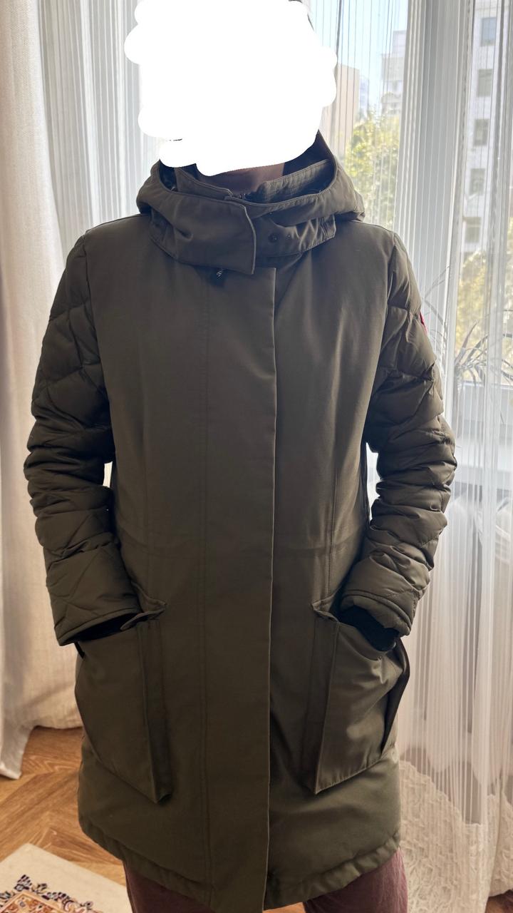 Зимняя куртка от Canada Goose