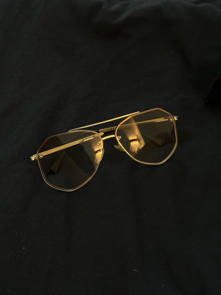 Очки солнцезащитные