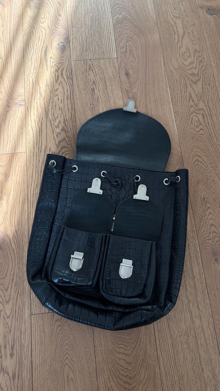 Кожаный рюкзак