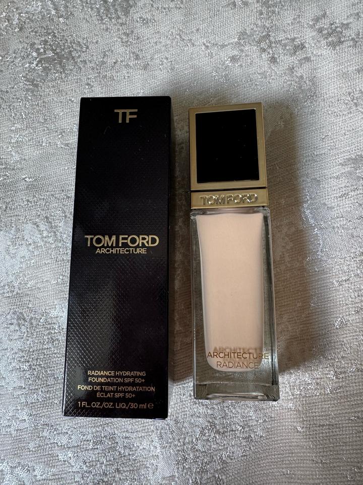 Tom Ford Тональная основа Architecture Radiance Hydrat