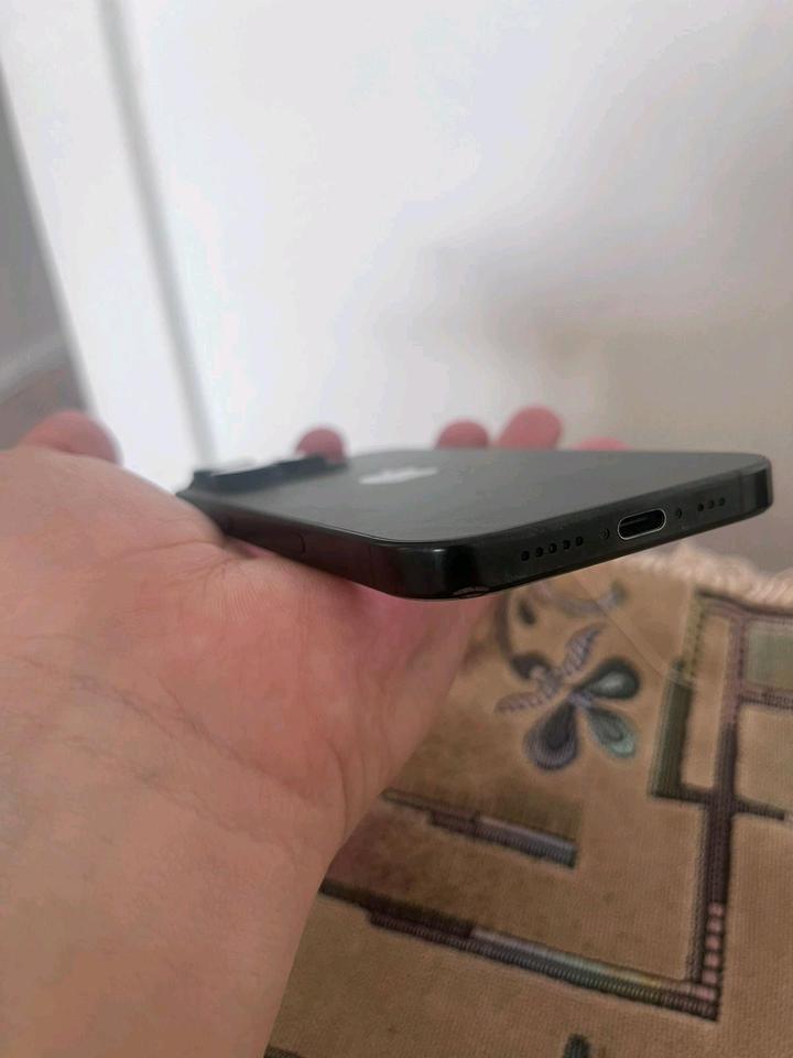IPhone 15pro чёрный 256 гб