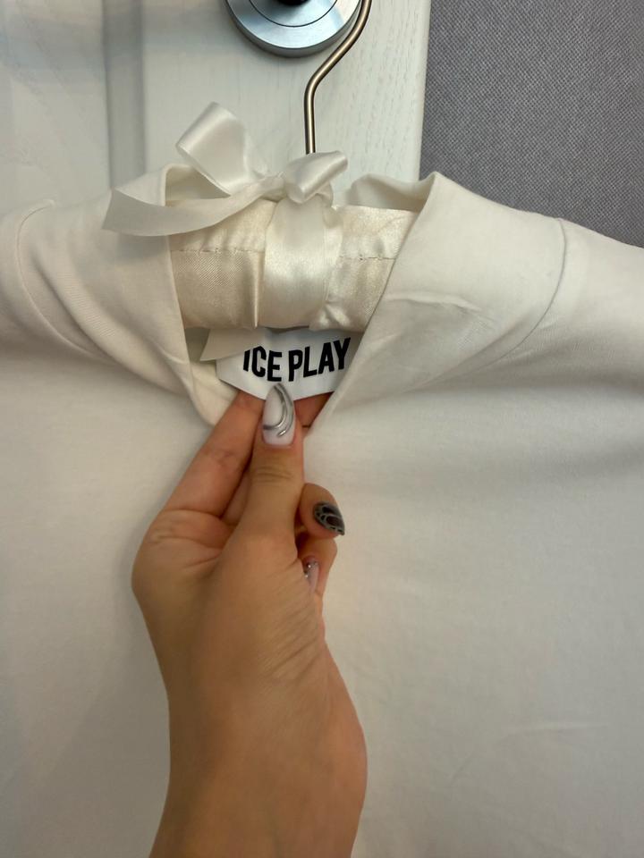 белая водолазка футболка от ICEPLAY