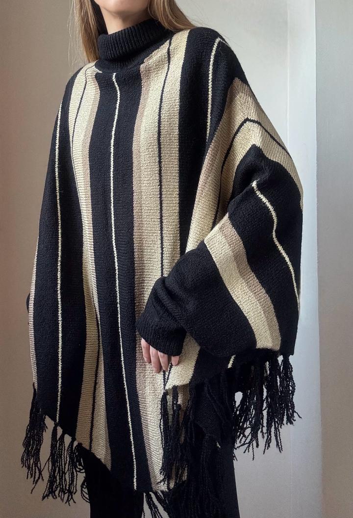 Свитер-пончо