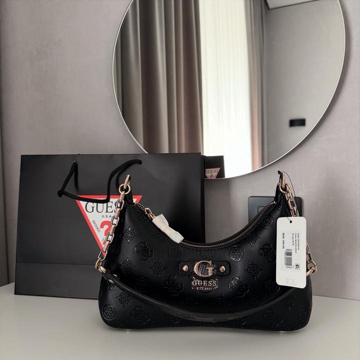 Сумочка багет Guess