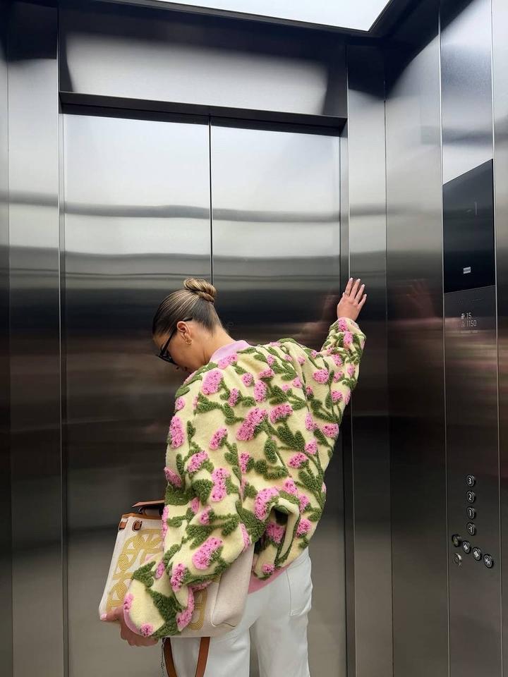 Бомбер с тюльпанами