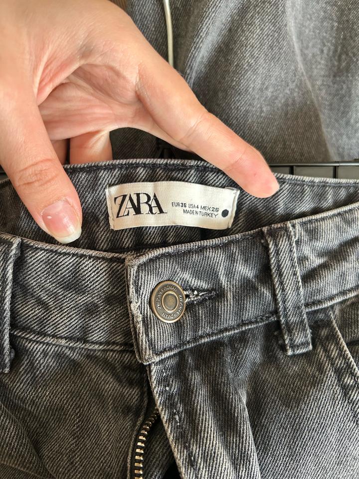 Черные джинсы