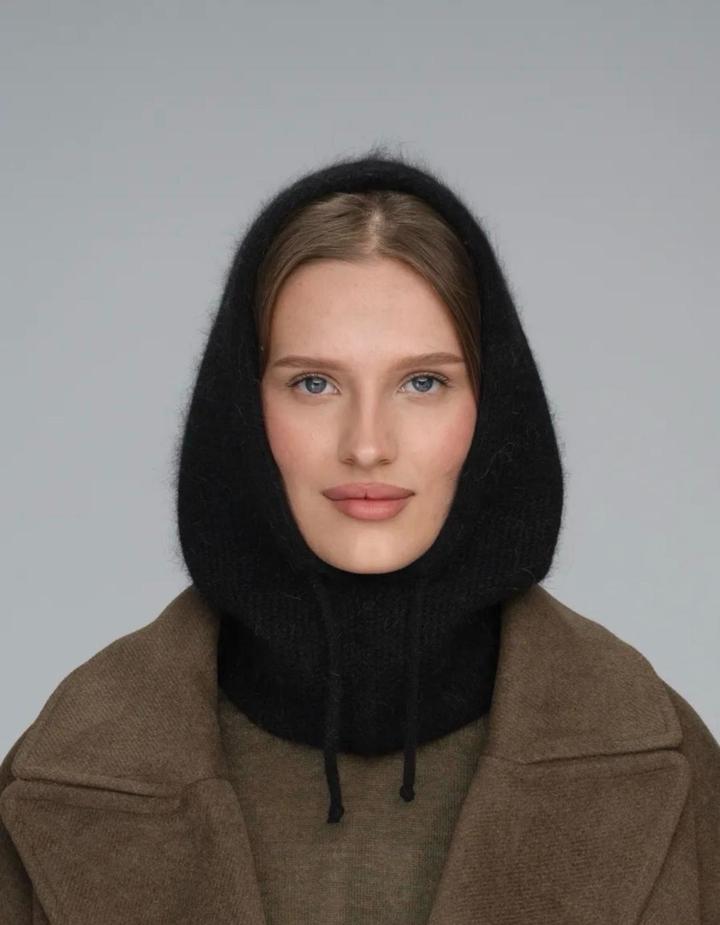 Капор черный женский