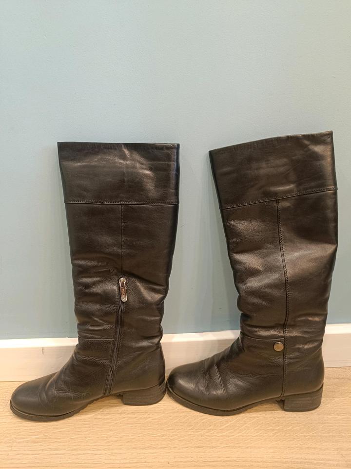 Кожаные сапоги