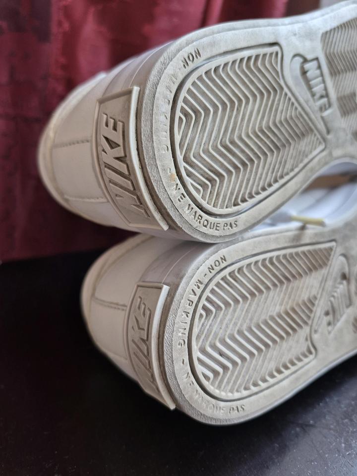 Кроссовки Nike оригинал размер 37