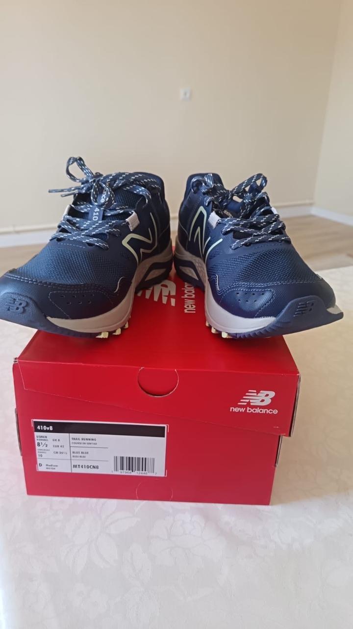 Синние кроссовки New Balance 410 v8