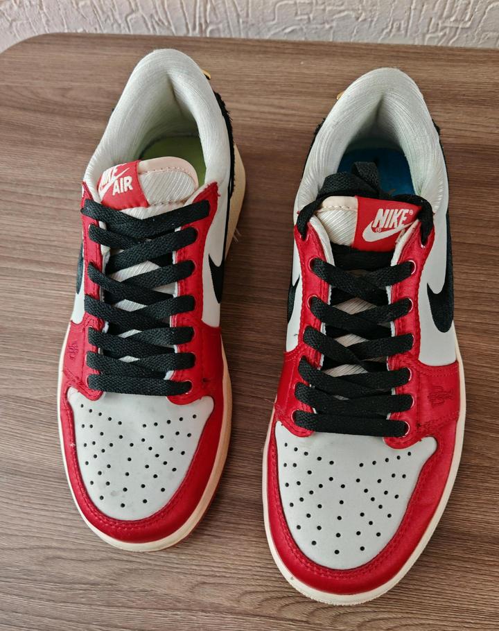 Trophy Room x Air Jordan 1 Low OG «Away»