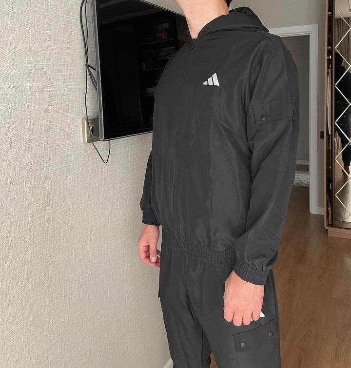 Двойка Адидас