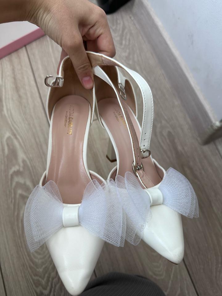 Белый туфли