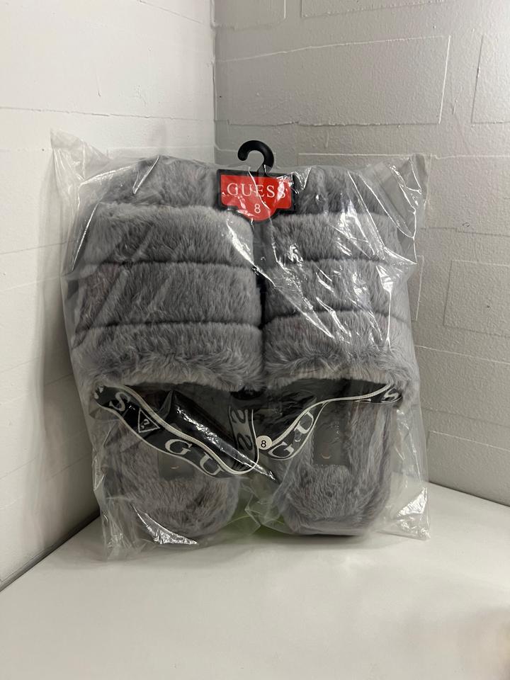 тапочки Guess