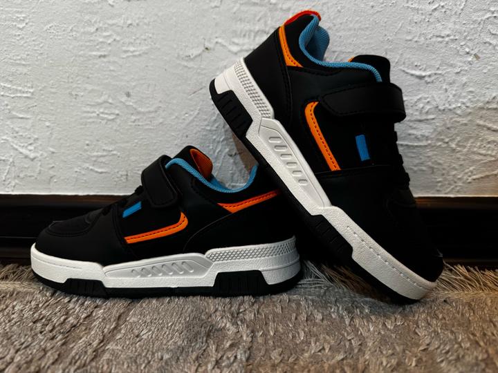 Кроссовки на липучке