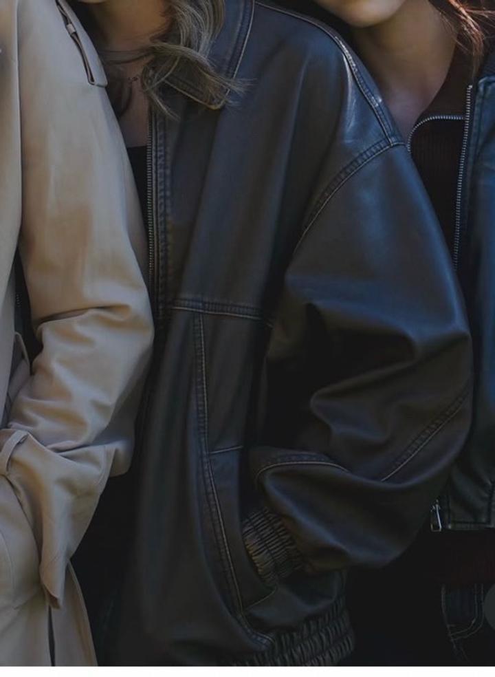 Коричневая кожанка Bershka