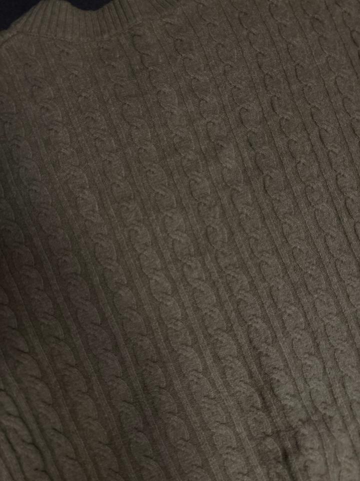 Свитер шерстяной