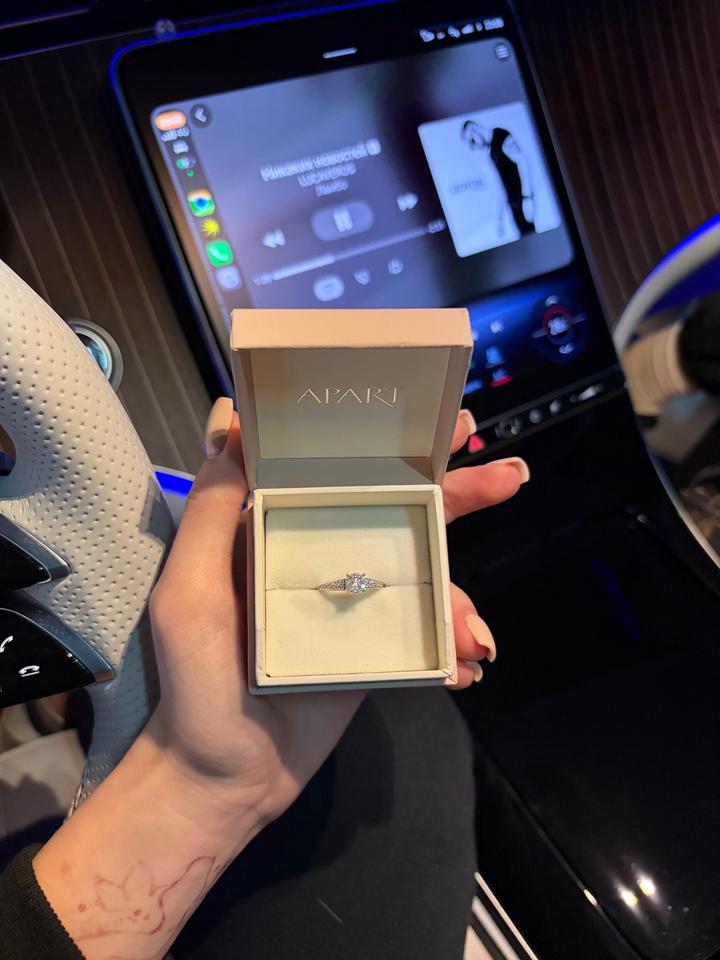 Кольцо из белого золота Apart