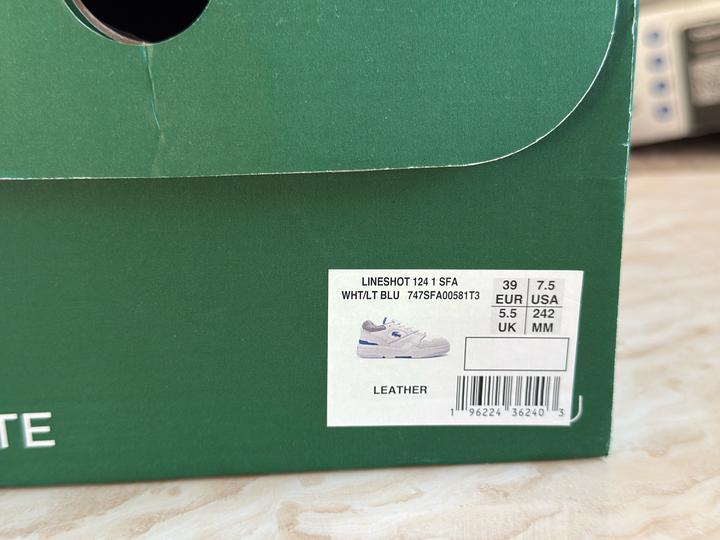 Новые кроссовки Лакост