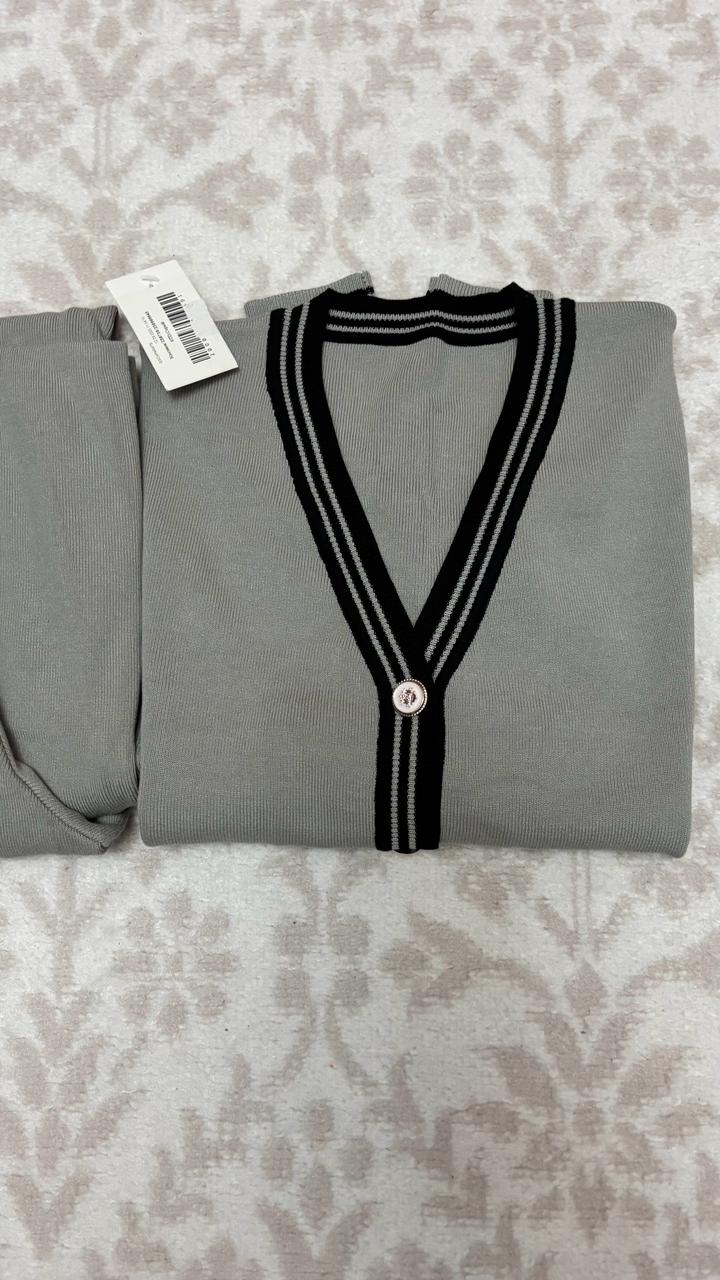 Двойка серый