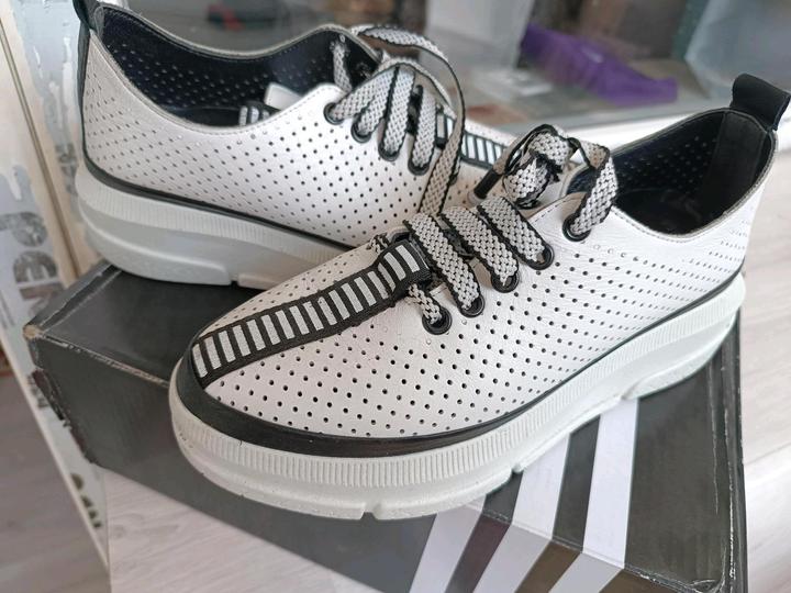 Кросовки кожаные