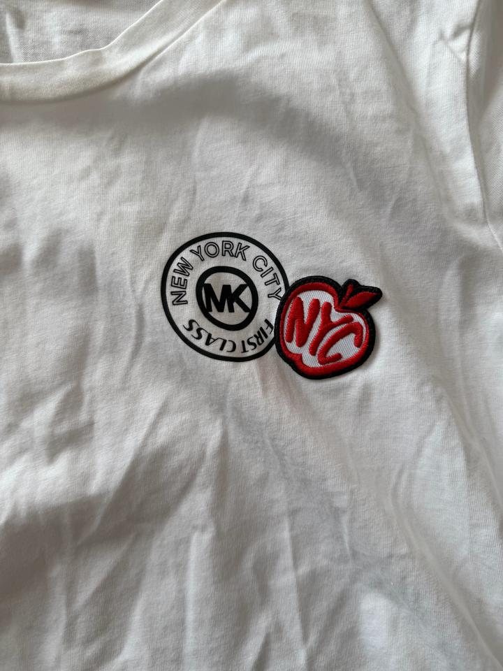 Новая футболка от MK