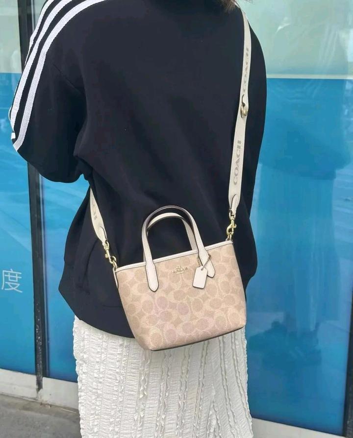 Сумочка Coach City mini, 100% оригинал, натуральная кожа, канва, широкий ремешок