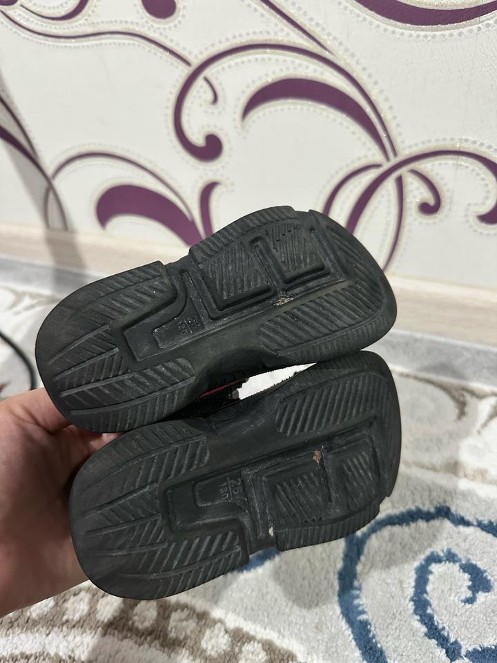 Черные сандали