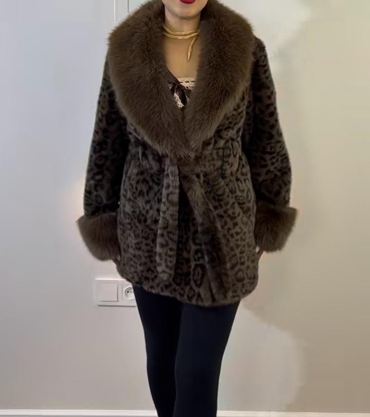 Көйлек( типа двойка) асты юбка,deliciaдан алынған, шуба жылы әрі жеңіл 5000 тг🔥😍