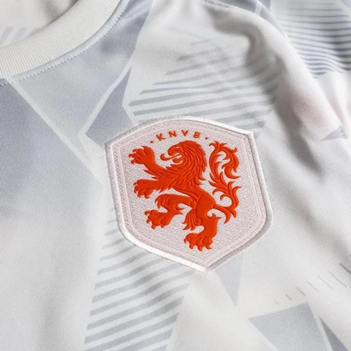 Nike S
