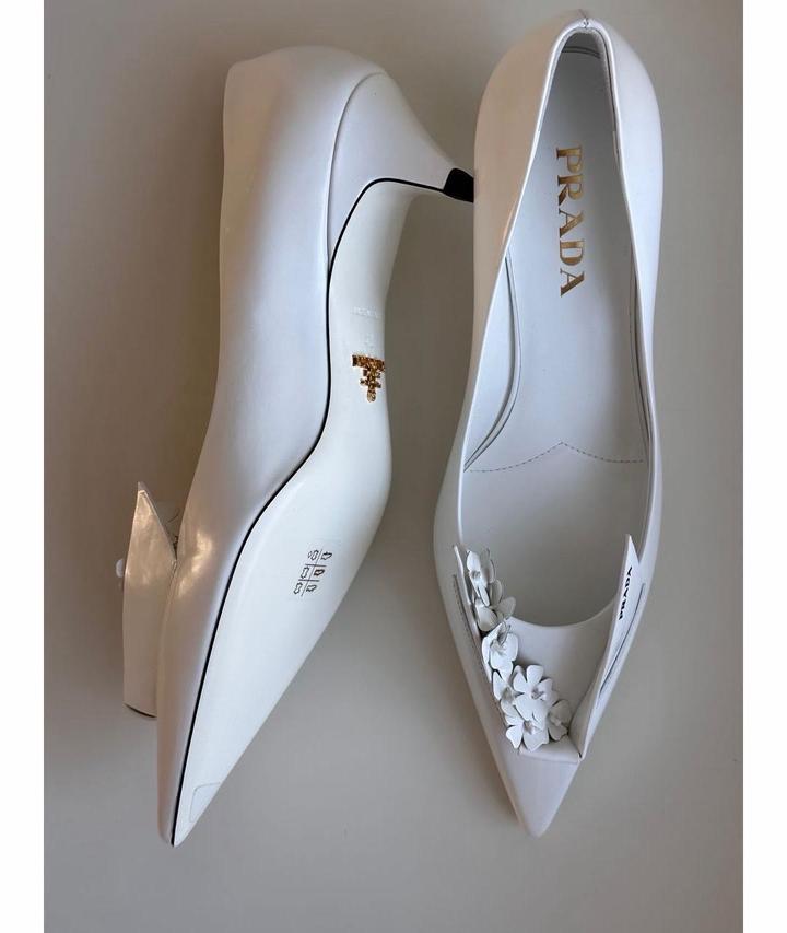 Белые туфли на каблуке с бантом, вдохновение Prada Origami