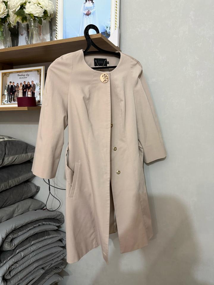 Плащь бежевое